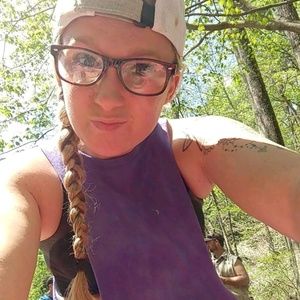 Meet your Posher, Kayla